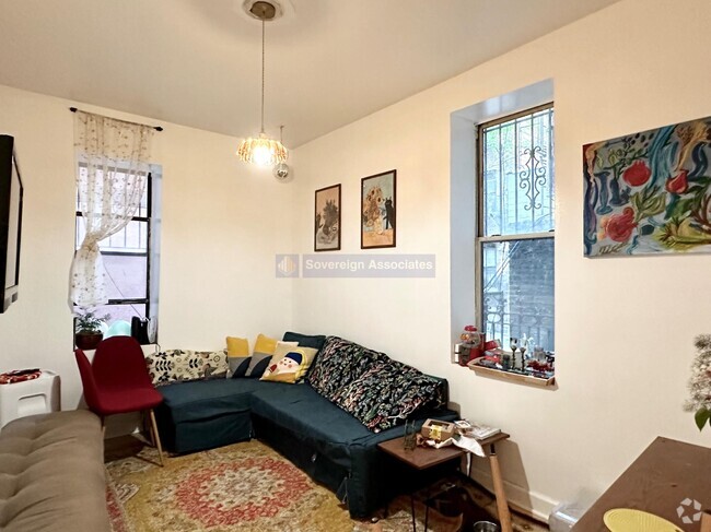 Building Photo - 201 W 105th St