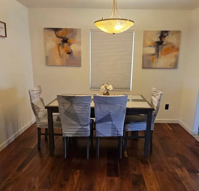 Foto del edificio - 2645 Garnet Ave
