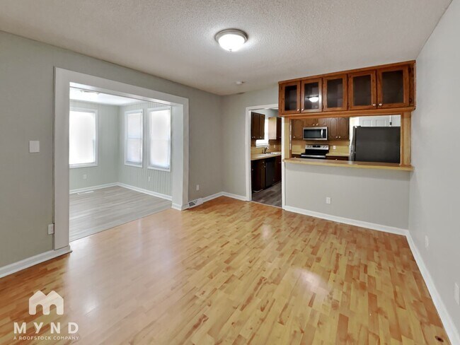 Foto del edificio - 2308 Oakstone Cir