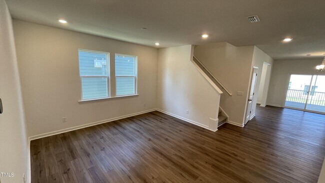 Building Photo - 805 Wagyu Wy