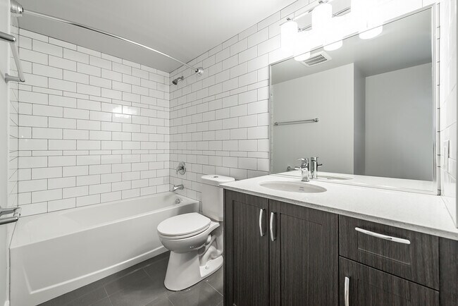 Photo du bâtiment - Brentwood Tower Apartments