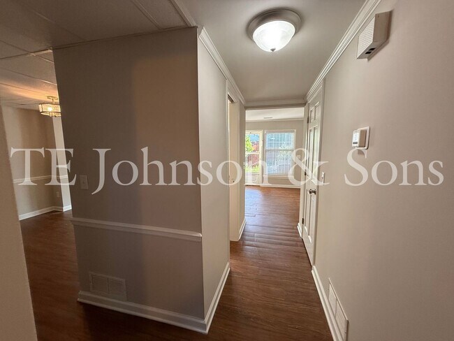 Foto del edificio - Modern 2-Bedroom with Granite Finishes & F...