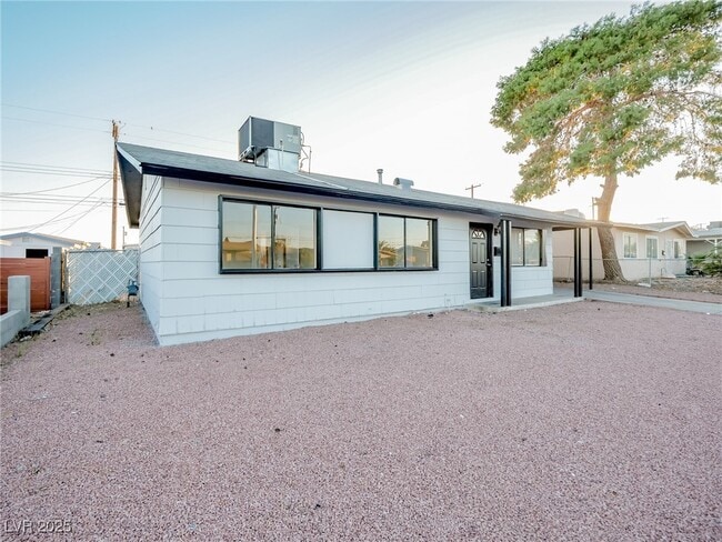 Foto del edificio - 6217 Burgundy Way