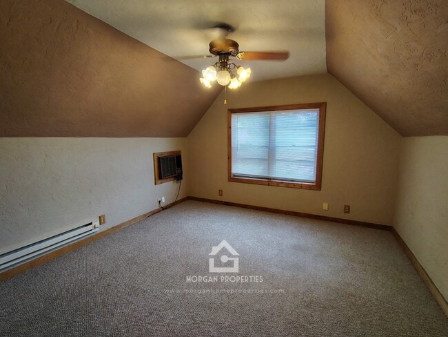 Building Photo - 808 College Dr