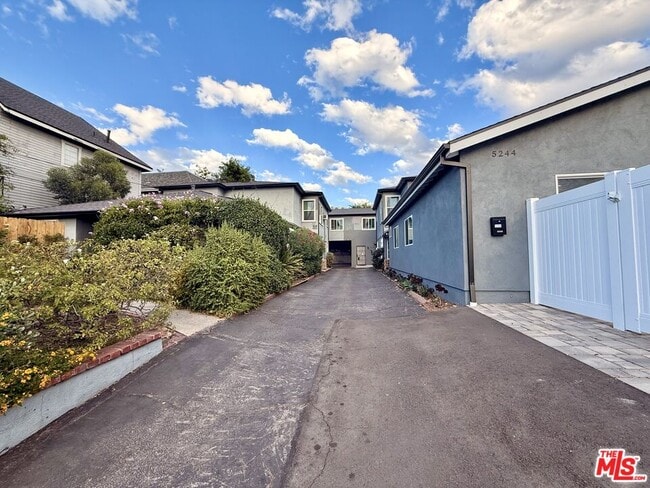 Foto del edificio - 5246 Whitsett Ave