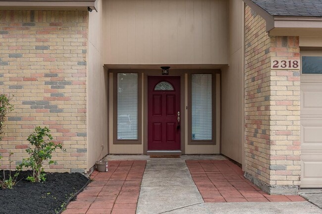 Building Photo - 2318 Colonial Ridge Dr