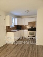 Building Photo - 2633 S 49th St