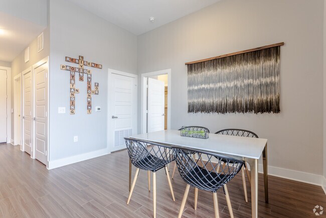 Foto del edificio - Beautiful Premium Studio with Stunning views!