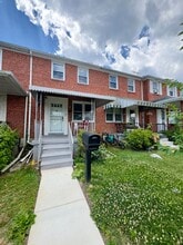 Building Photo - 433 Oakwood Rd