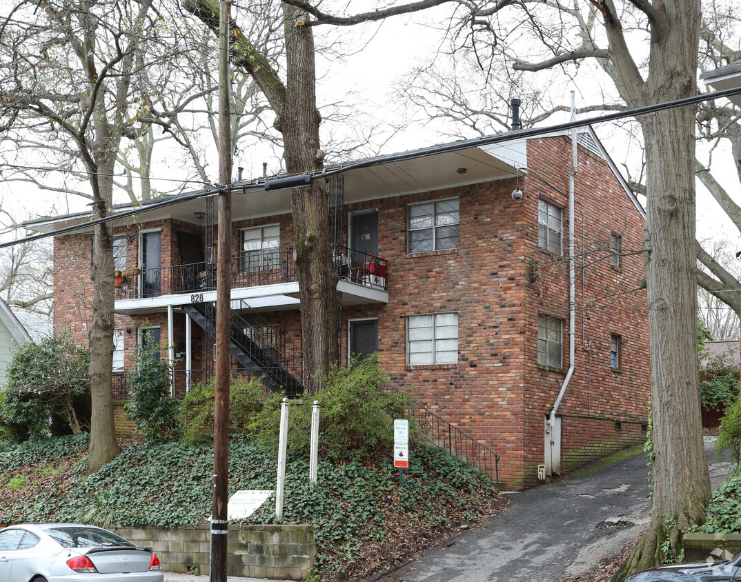 Primary Photo - Argonne Avenue Apartments