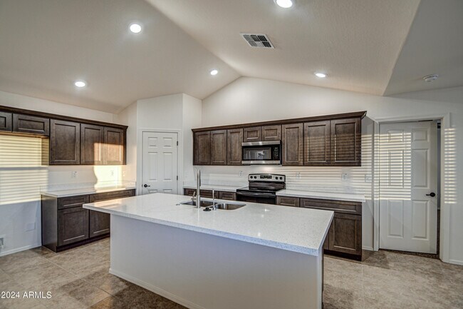 Building Photo - 22955 WHITE PINE Dr