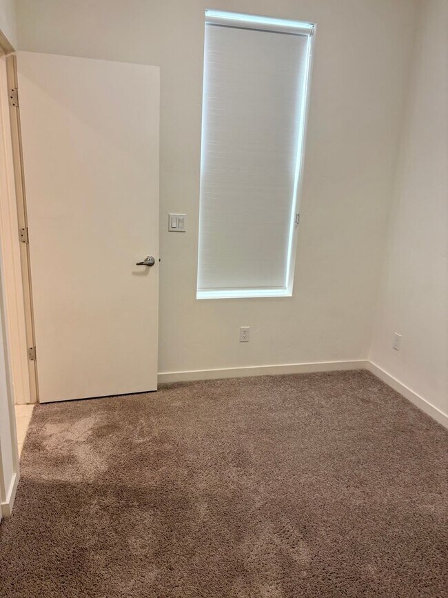 Foto del edificio - Vibrant 3 story 2bed/2.5bath home at the Mill at Broadway