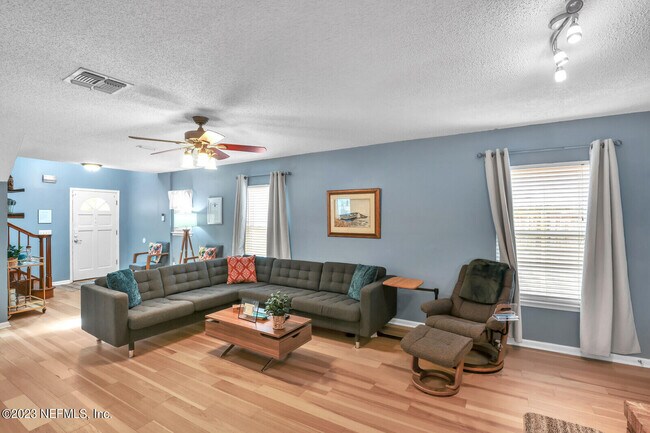 Foto del edificio - 1645 Westwind Dr