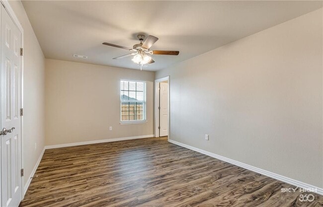 Foto del edificio - 2129 Brown Bear Ln