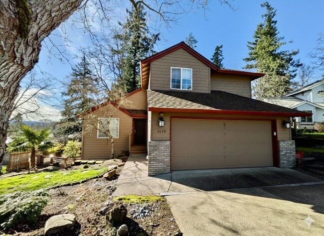 Spacious SW Tigard Retreat with Entertainer’s Backyard & Modern Chef’s Kitchen - Spacious SW Tigard Retreat with Entertainer’s Backyard & Modern Chef’s Kitchen House