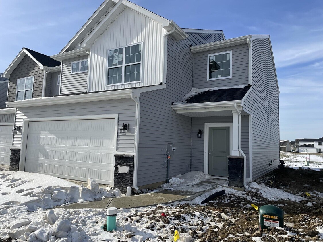 1019 W Hamilton Rd N, Fort Wayne, IN 46814 Condo for Rent in Fort