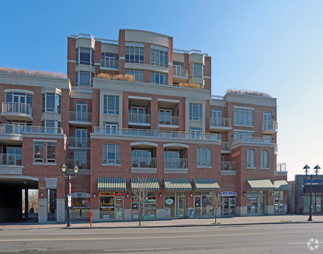 Photo du bâtiment - Tridel Renaissance Of Historic Richmond Hill