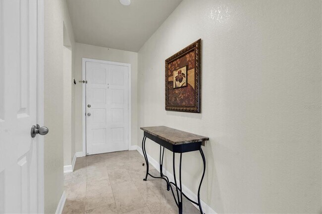 Building Photo - 701 Poinsettia Rd