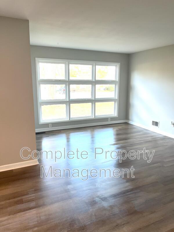 Foto del edificio - 441 Orchid Rd