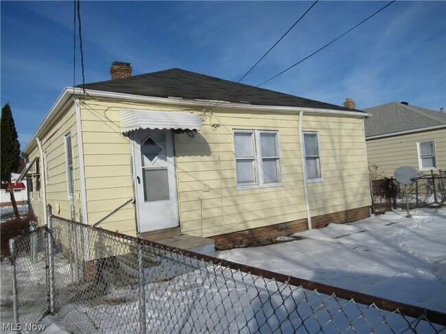 Building Photo - 1403 Dawnwood Dr