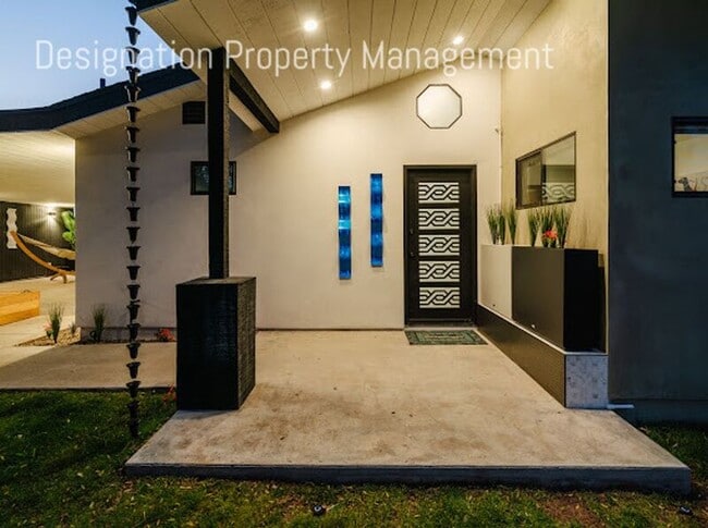 Foto del edificio - 6023 Eucalyptus Ln
