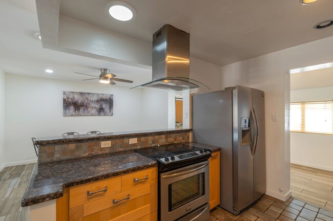 Building Photo - Step into this beautifully remodeled home ...