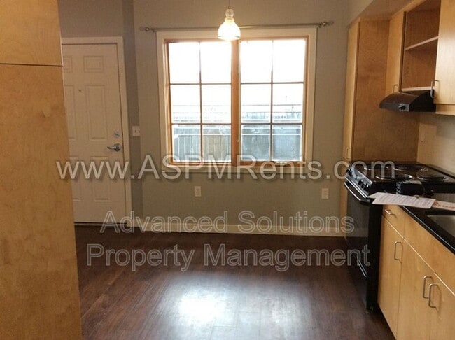 Building Photo - 228 E 500 S