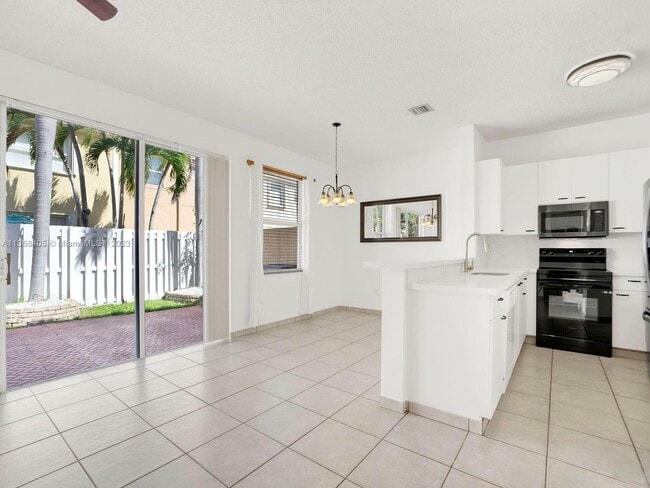 Building Photo - 15455 NW 12th Ct