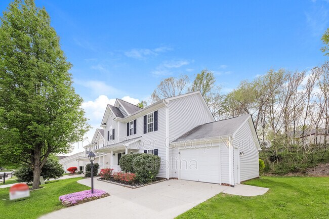 Foto del edificio - 1844 Oakhurst Park Ln