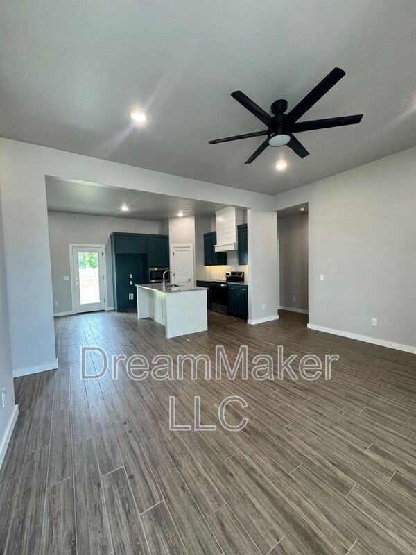 Foto del edificio - 761 Apple Blossom Wy