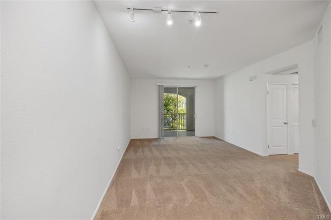 Building Photo - Condo With Luxury Amenities