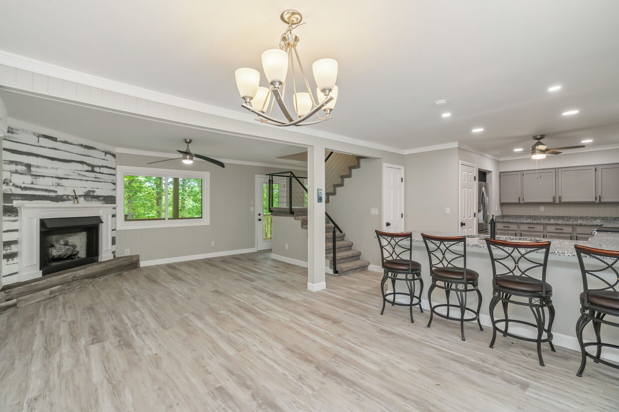 Primary Photo - 115 Broyles Dr