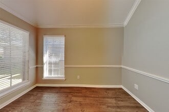 Building Photo - 3830 Paigewood Dr