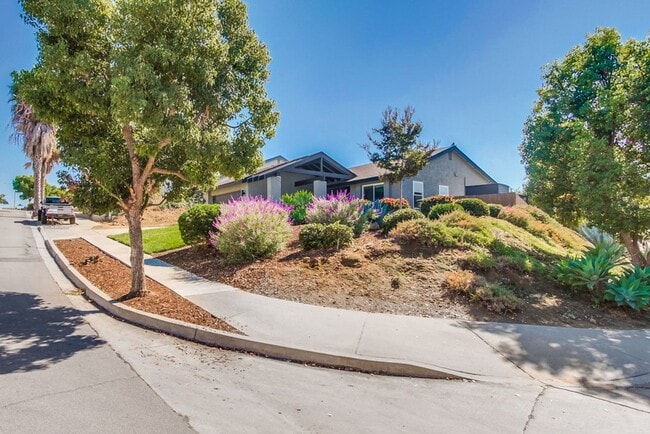 Building Photo - Charming Upgraded Single-Story Home in San...
