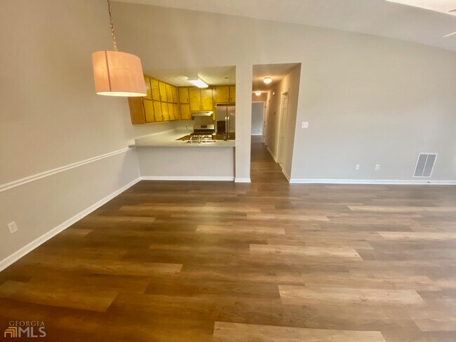 Building Photo - 130 Arbor Way