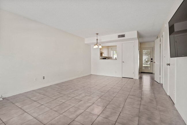 Living Room/Dining Room - 122 Pine St