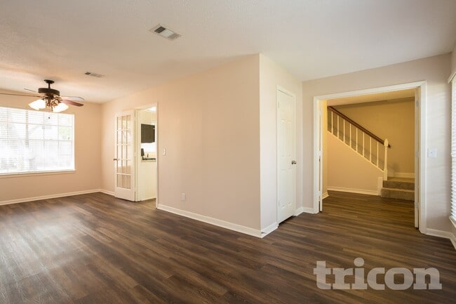 Building Photo - 18139 Lake Bend Dr