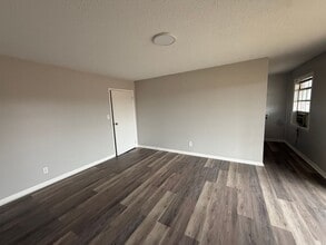 Building Photo - 206 Cloverleaf Dr