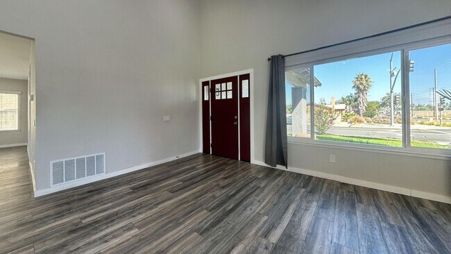 Foto del edificio - 1177 Springbrook St