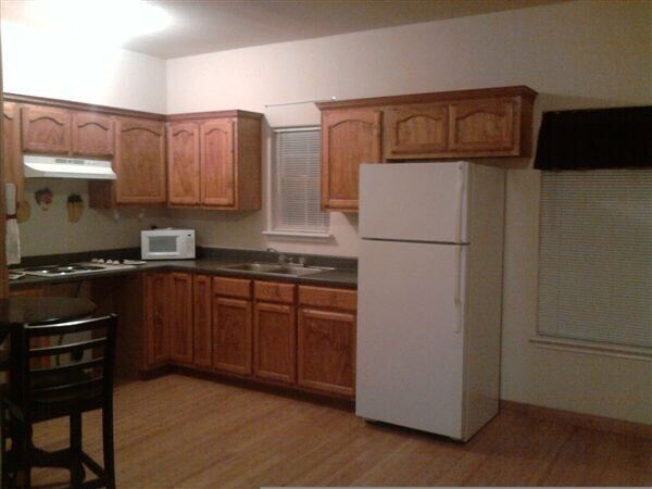 Building Photo - 902 Pueblo Ct