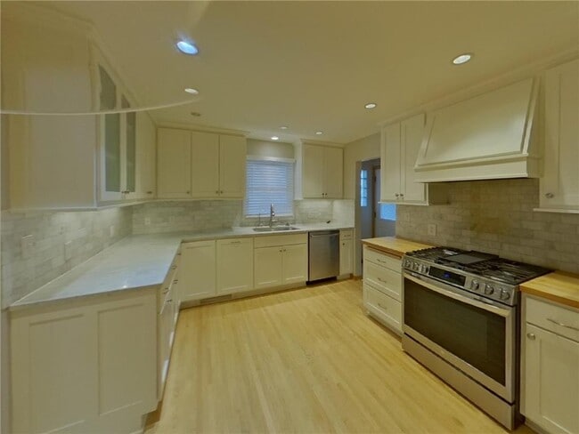 Foto del edificio - 3755 Major Ave N