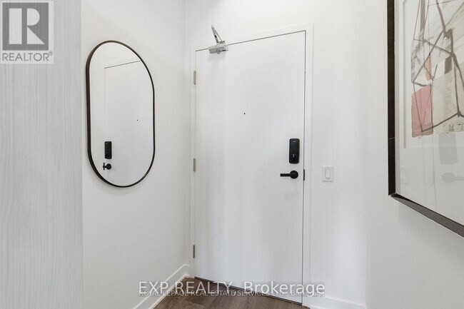 Photo du bâtiment - 3900 Confederation Pkwy