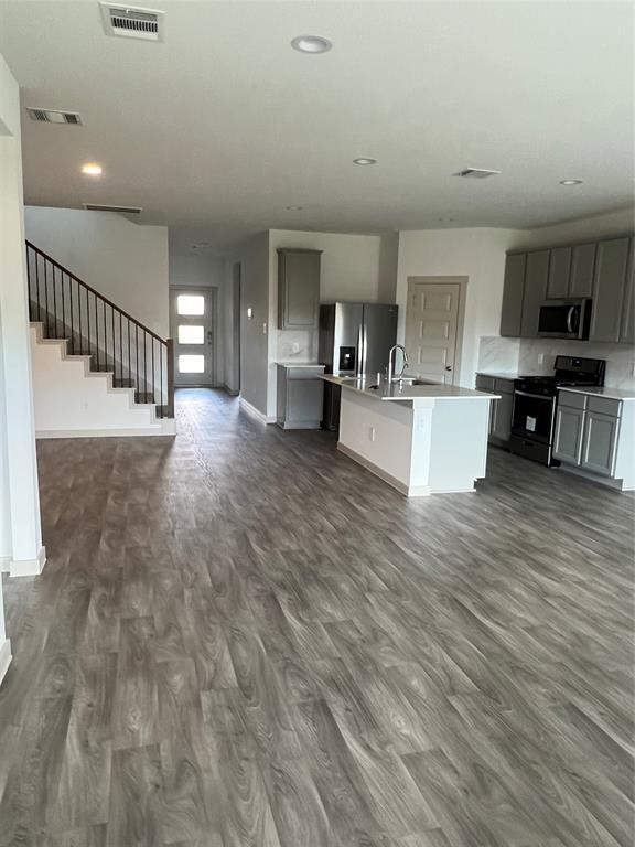 Foto del edificio - 14810 Rain Tree Dr