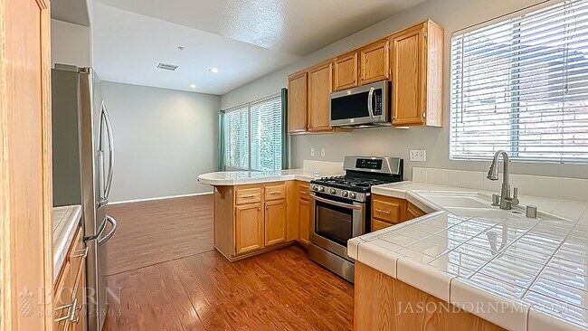 Foto del edificio - 476 Scatterwood Ln