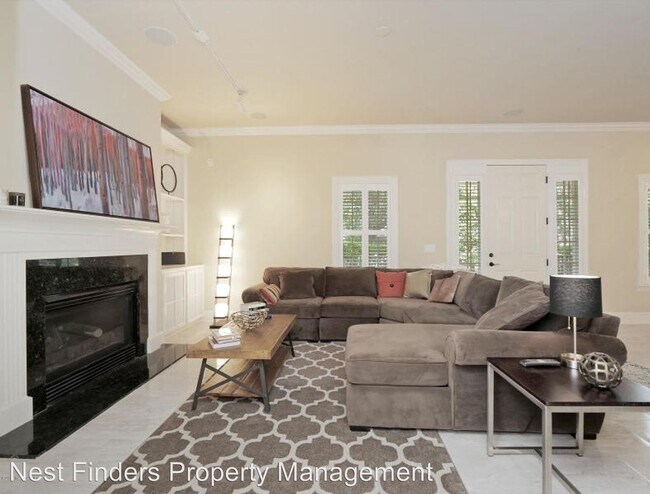 Building Photo - 3 br, 3.5 bath House - 2370 Riverside Ave