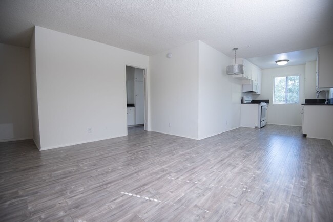 Building Photo - 6954 Woodman Ave