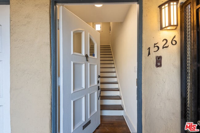 Foto del edificio - 1526 Myra Ave