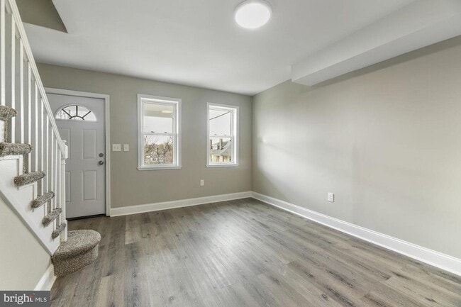 Building Photo - 2512 Oswego Ave