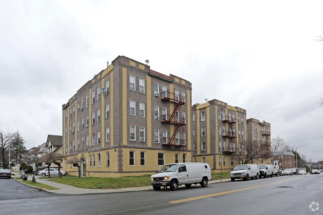 Building Photo - 168-09-17 Crocheron Ave