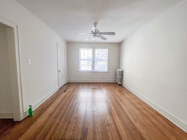 Foto del edificio - 4905 N Glenwood Ave